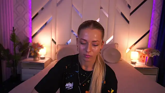 DoveLovee's Webcam Show