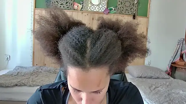 AaliyahHarrisのライブXXXチャット