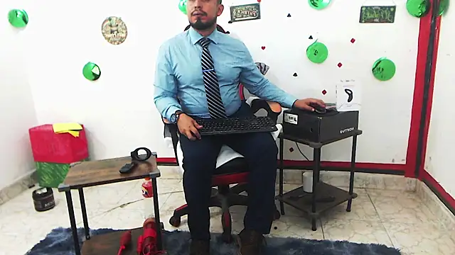 Онлайн чат XXX KalethBigDick