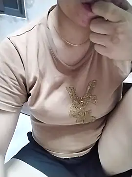 Girl_lovebaby  网络视讯表演