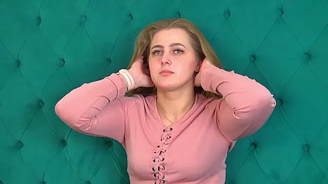 EllaBells' Live XXX Chat