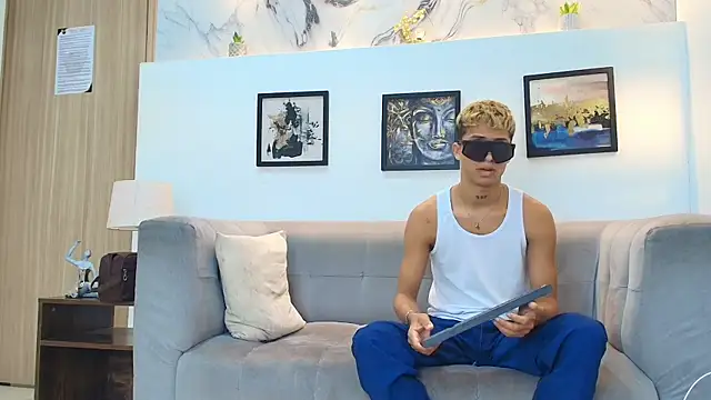 GOLD_BOYS Adlı Modelin Web Kamerası Şovu