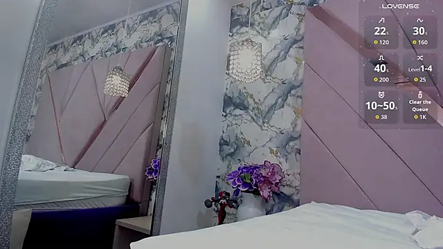 mia_rouxx1's Live XXX Chat