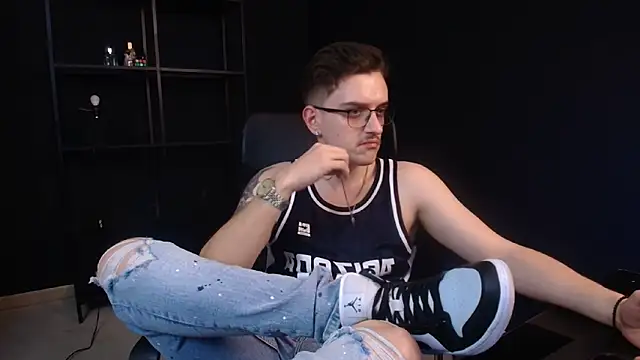 FelixStarkk 라이브 XXX 채팅