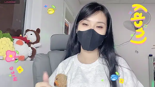 Tieu-May Adlı Modelin Canlı XXX Sohbeti