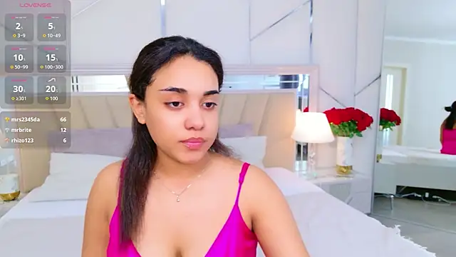 Chat +18 de Luna_Cortier ao vivo