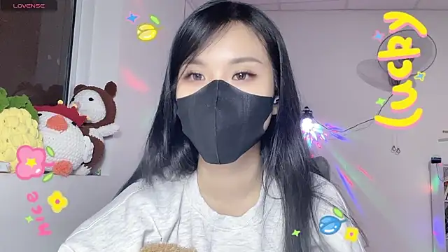 Tieu-Mayn Live XXX chat