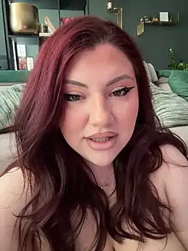 CurvyKimmy1 Show in webcam
