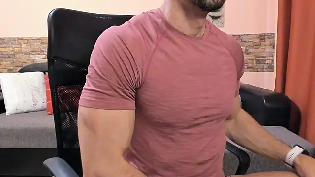 HotHunkTrainer's Webcam Show