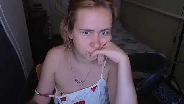 Riley_Roo Adlı Modelin Canlı XXX Sohbeti