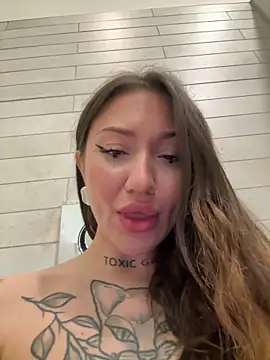 SaintSquirt Chat XXX in diretta
