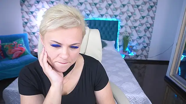 CrystalVibe Live XXX Chat