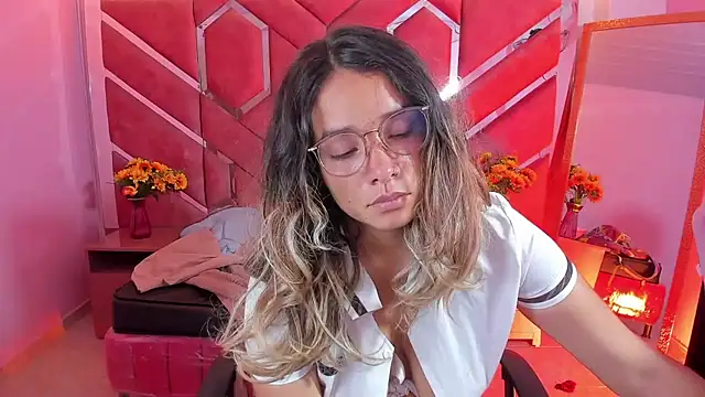 Czat XXX na żywo – Olivia_Fox69