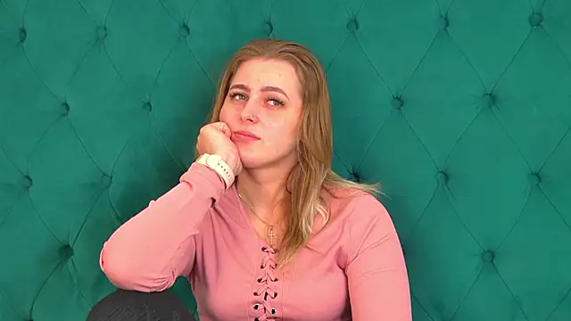 EllaBells' Live XXX Chat
