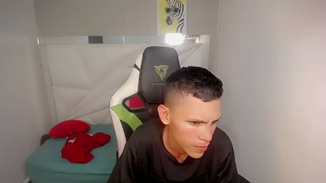 Chat +18 de sombra_18 ao vivo