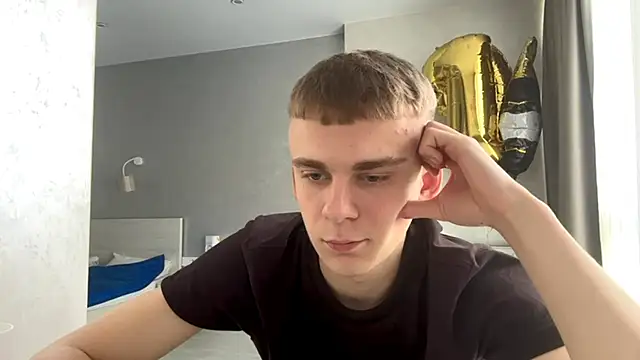 SoloFury élő XXX-chatje