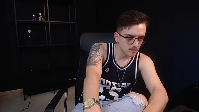 FelixStarkk Show in webcam