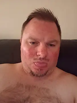 JayGirthy36: διαδικτυακό σόου στην κάμερα