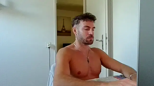 alpha-hunk 网络视讯表演