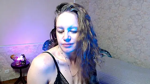 Fern_Lust Adlı Modelin Canlı XXX Sohbeti