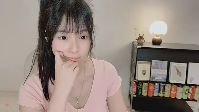 Onechestnut's Live XXX Chat