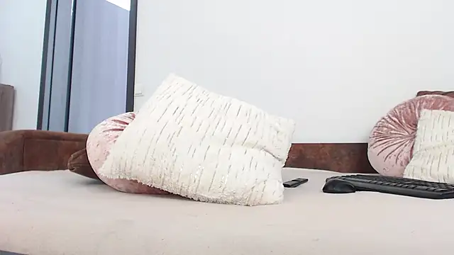 RebecaMur's Live XXX Chat