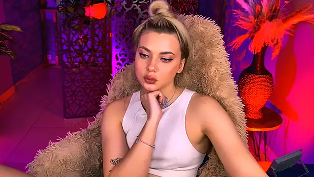 HyileyClark's Live XXX Chat
