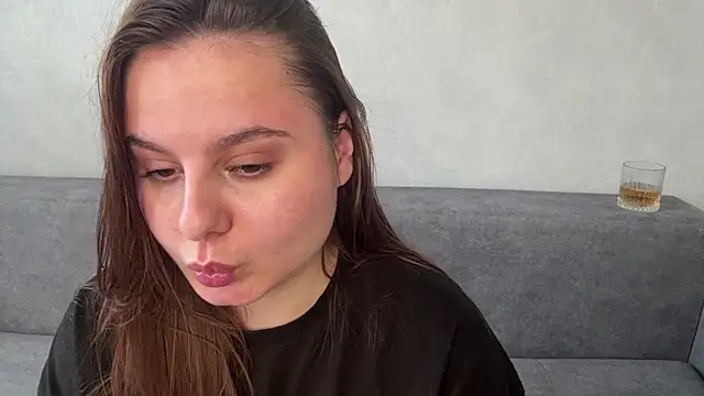 MaiaEnnist's Live XXX Chat