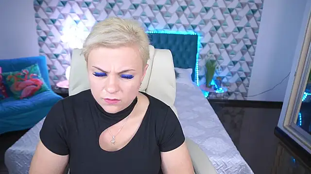 CrystalVibe's Webcam Show
