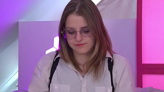 AlexaAvery Show in webcam