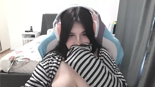 LunarMia Chat XXX in diretta