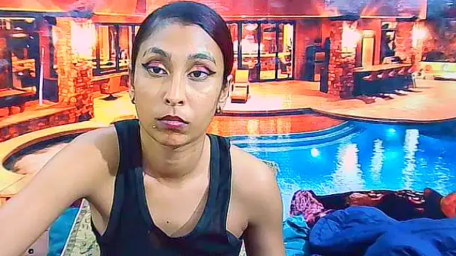 Chat +18 de IndianSexyButt ao vivo