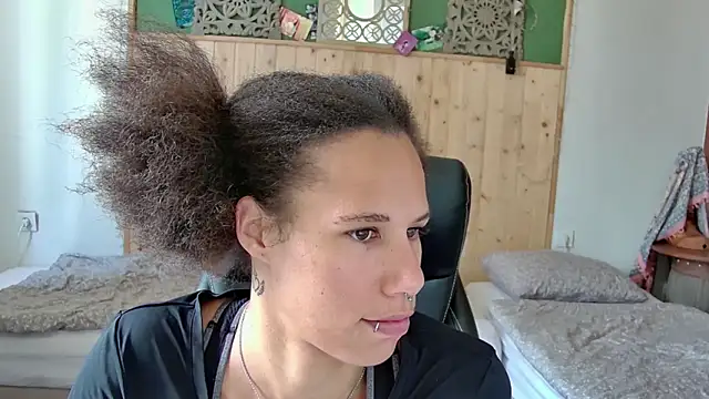 Chatroom XXX en direct de AaliyahHarris