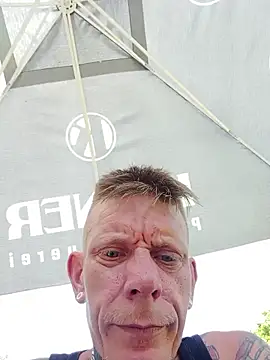 Der_Schoene_Penis 现场XXX聊天