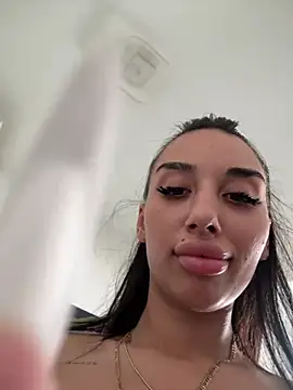 Chatroom XXX en direct de BlueEyes_BB