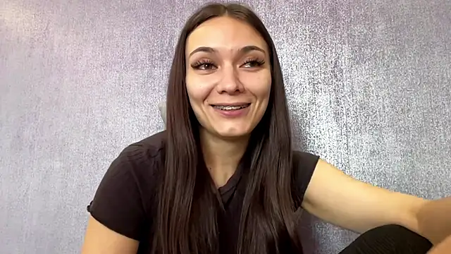 Show modela SecretLinaX na web-kameri