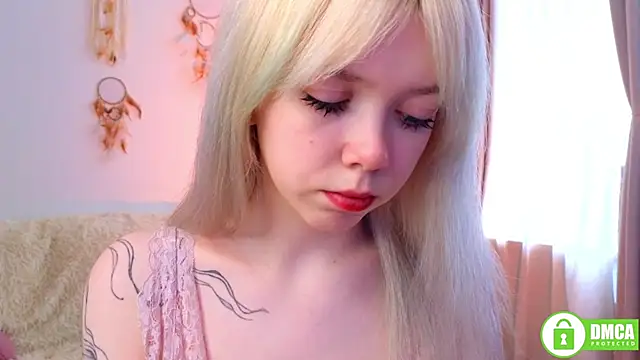 Chat XXX en directo de Rochelle_kitty