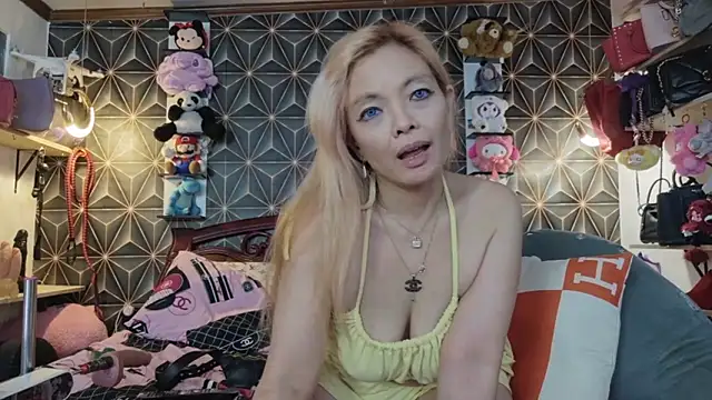 yummymeily Live XXX Chat