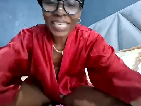 NaughtyCouga's Live XXX Chat
