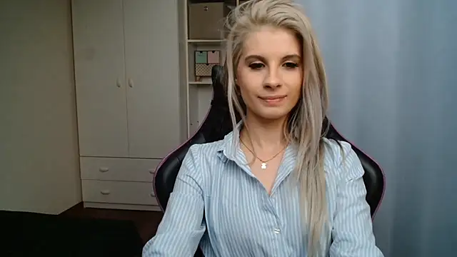 Chatroom XXX en direct de KristineGlow