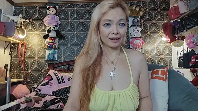 yummymeily's Live XXX Chat