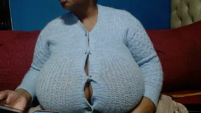 Chat +18 de CUTEFIRMMELONSS ao vivo