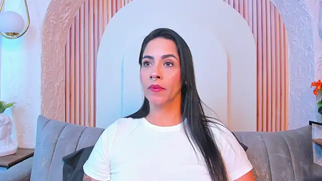 Chat soba uživo modela violet_scott_