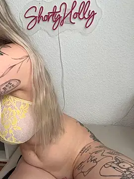 Pokazy przed kamerką – Shorty_Holly