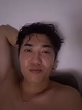YourBadboy718 在線直播表演