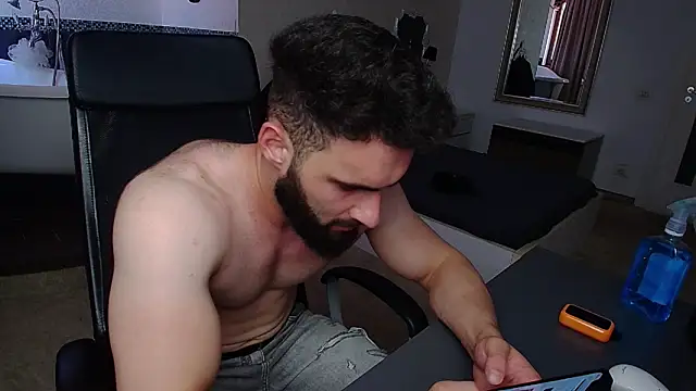 MicahLane's Live XXX Chat
