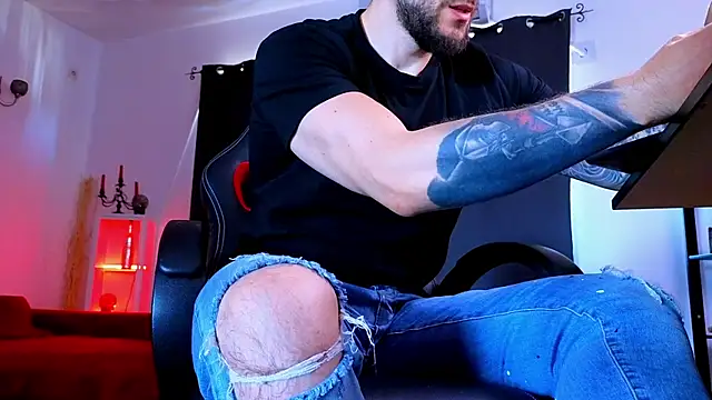 Chatroom XXX en direct de MightyAaron66