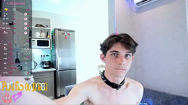 Aaron_Boom Pertunjukan Webcam