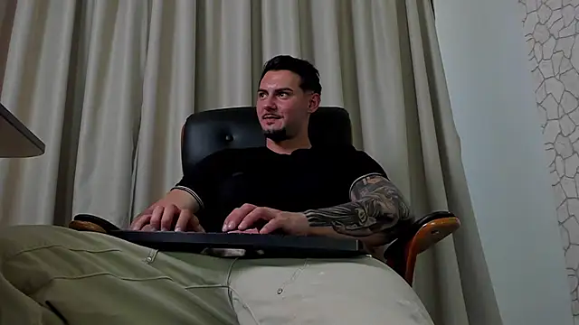 Živý XXX chat ClintMasters