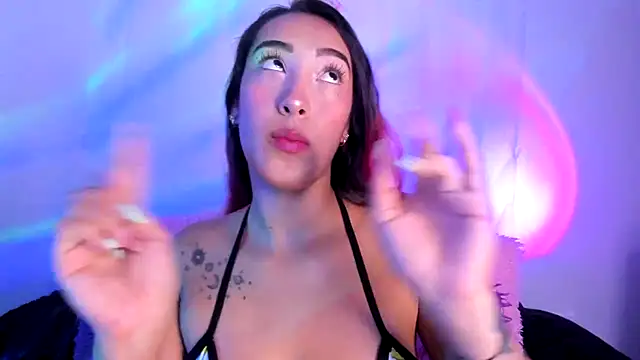 HeidyRousseのライブXXXチャット